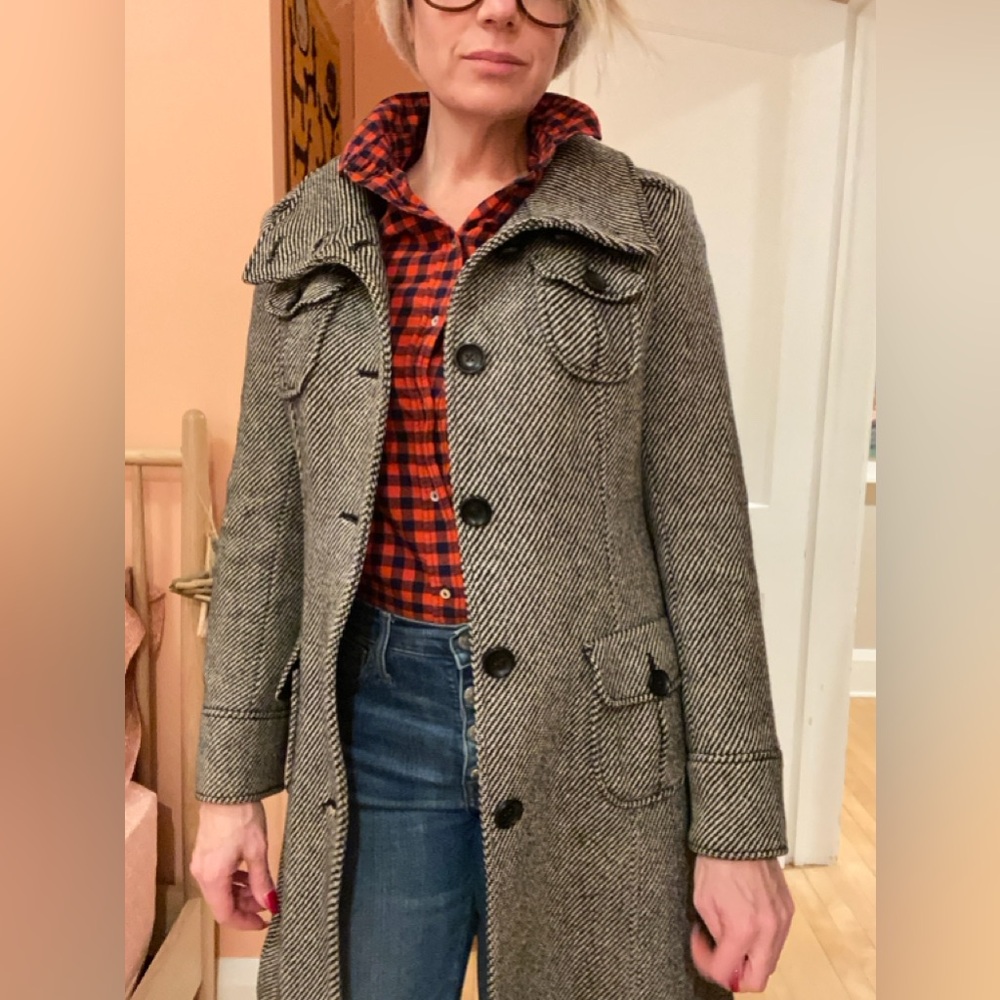 Wool coat with charming bunny appliqué back. Upcycled into fabulousness! Size 4 - Picture 5 of 12